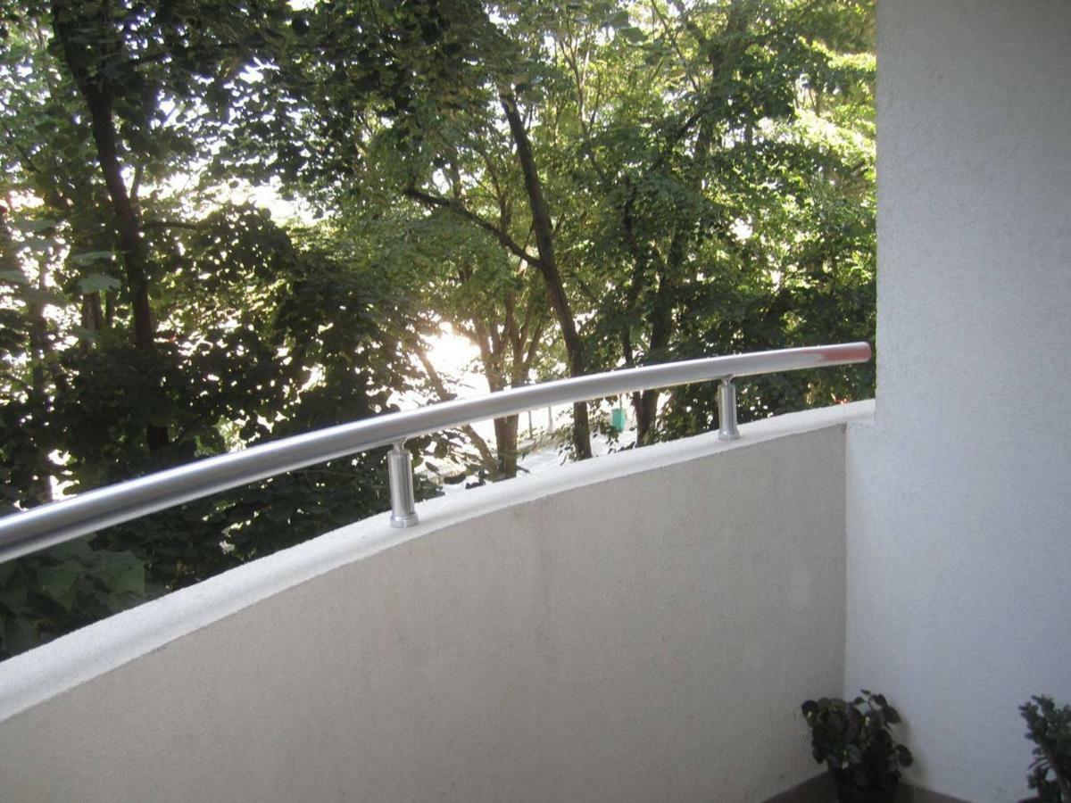 65 Square Meters Designer Apartment In Heart Of City - River View ! Park For Free Nis Luaran gambar