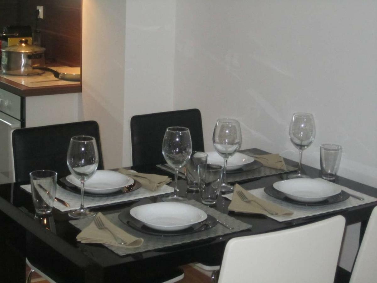 65 Square Meters Designer Apartment In Heart Of City - River View ! Park For Free Nis Luaran gambar