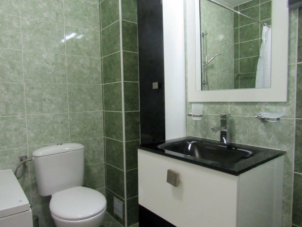 65 Square Meters Designer Apartment In Heart Of City - River View ! Park For Free Nis Luaran gambar