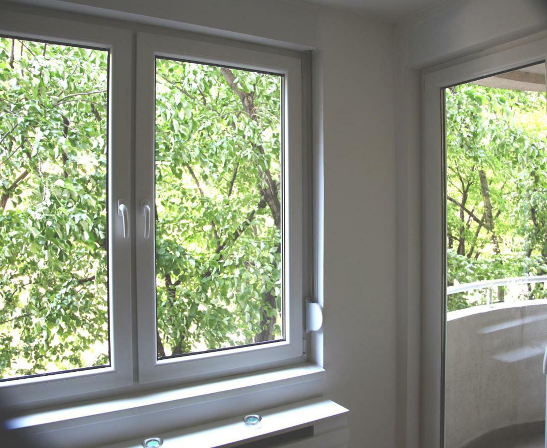 65 Square Meters Designer Apartment In Heart Of City - River View ! Park For Free Nis Luaran gambar